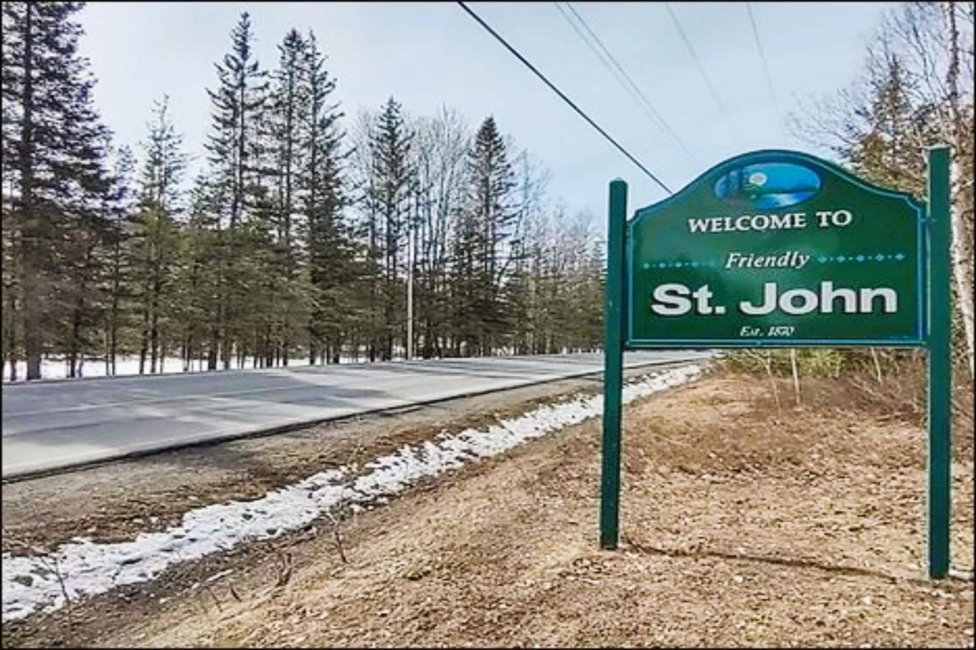 Love Hotels St John River By Oyo At Fort Kent Me Saint John Plantation Exterior photo