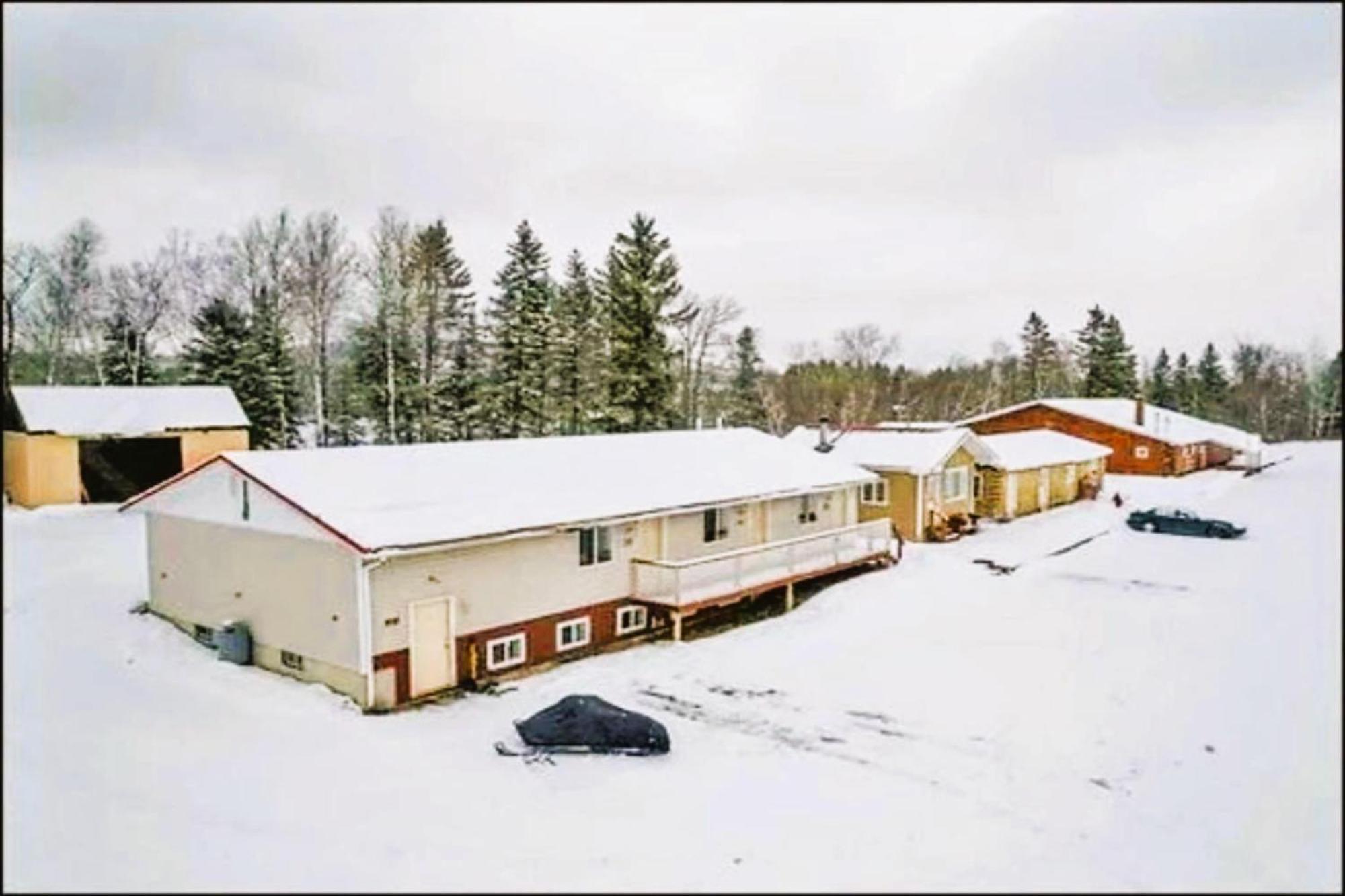 Love Hotels St John River By Oyo At Fort Kent Me Saint John Plantation Exterior photo