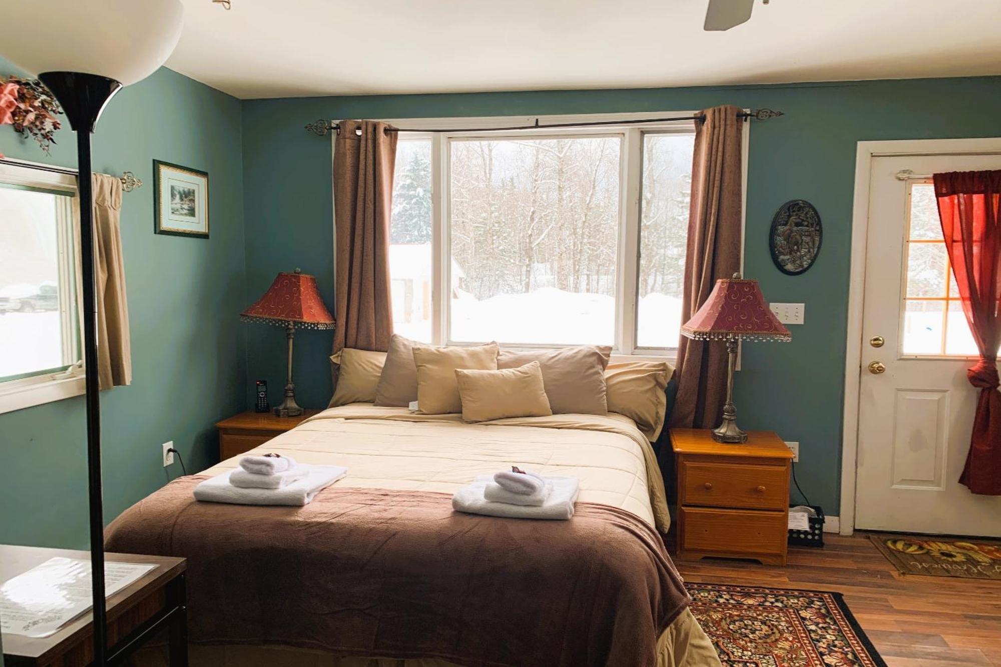 Love Hotels St John River By Oyo At Fort Kent Me Saint John Plantation Exterior photo