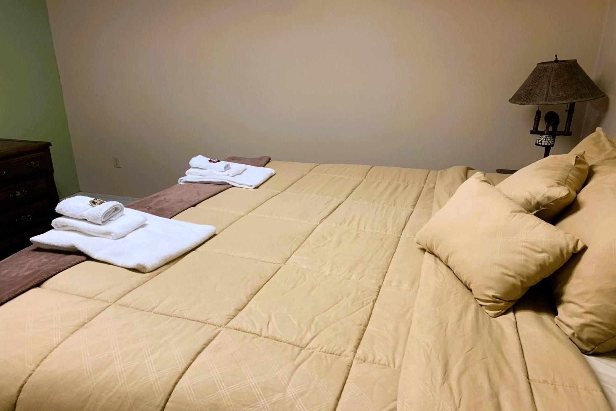 Love Hotels St John River By Oyo At Fort Kent Me Saint John Plantation Exterior photo