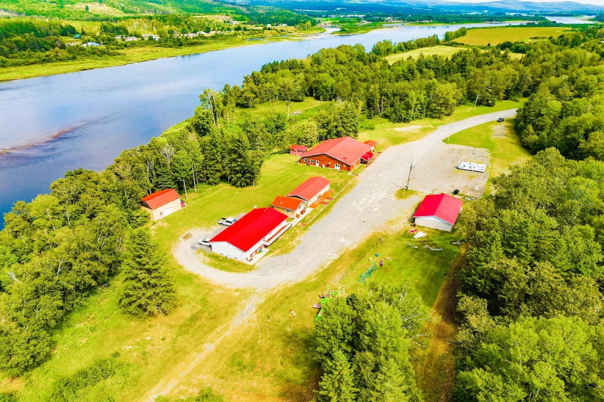 Love Hotels St John River By Oyo At Fort Kent Me Saint John Plantation Exterior photo